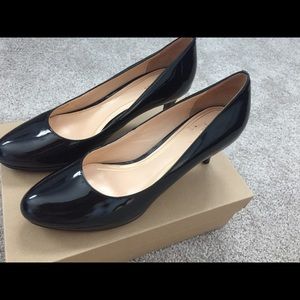 Cole Haan 10.5 M Black Patent Heels, excellent!